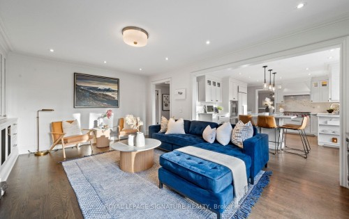 1189 Ostler Court, Mississauga, ON - Indoor Photo Showing Living Room