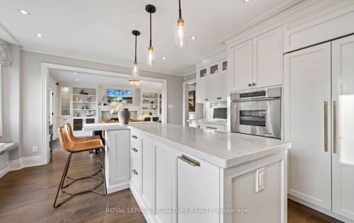 1189 Ostler Court, Mississauga, ON - Indoor Photo Showing Kitchen With Upgraded Kitchen