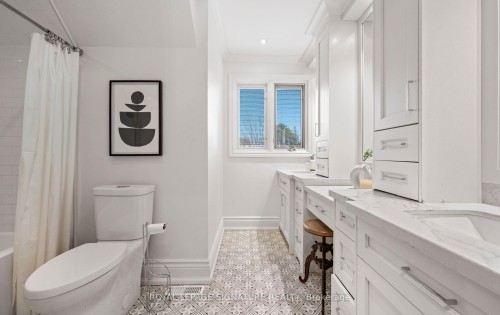 1189 Ostler Court, Mississauga, ON - Indoor Photo Showing Bathroom