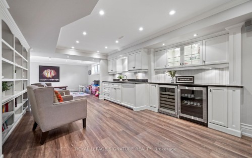1189 Ostler Court, Mississauga, ON - Indoor Photo Showing Kitchen With Upgraded Kitchen