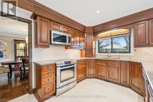 1702 Carrington Road, Mississauga, ON - Indoor Photo Showing Kitchen