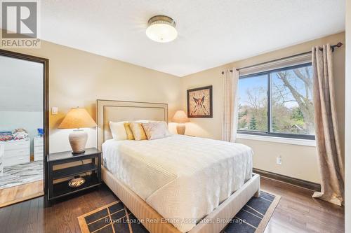 1702 Carrington Road, Mississauga, ON - Indoor Photo Showing Bedroom