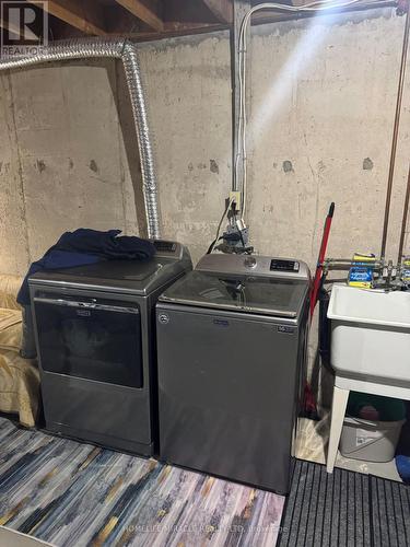 711 Ashprior Avenue, Mississauga, ON - Indoor Photo Showing Laundry Room