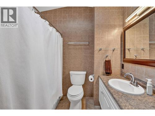 3319 Grouse Road, West Kelowna, BC - Indoor Photo Showing Bathroom