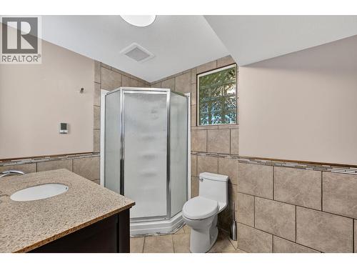 3319 Grouse Road, West Kelowna, BC - Indoor Photo Showing Bathroom