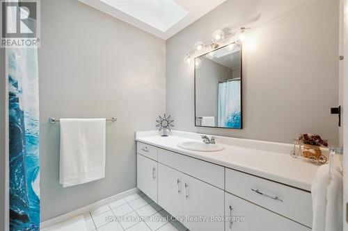 21 Marilyn Drive, Guelph (Riverside Park), ON - Indoor Photo Showing Bathroom