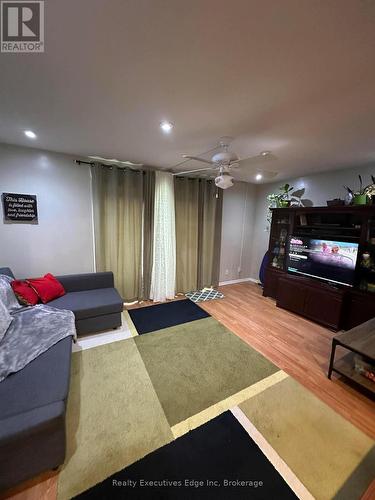4 - 5982 Dunn Street, Niagara Falls (Arad/Fallsview), ON - Indoor Photo Showing Other Room