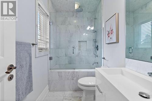 221 Elmwood Avenue, Toronto, ON - Indoor Photo Showing Bathroom