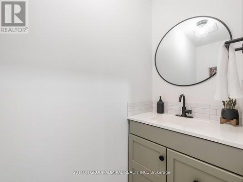 1057 Warby Trail, Newmarket, ON -  Photo Showing Bathroom