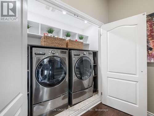 1057 Warby Trail, Newmarket, ON - Indoor Photo Showing Laundry Room