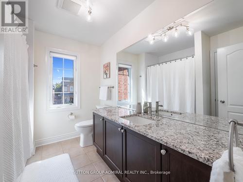 1057 Warby Trail, Newmarket, ON - Indoor Photo Showing Bathroom