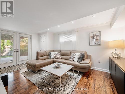 1057 Warby Trail, Newmarket, ON - Indoor Photo Showing Living Room