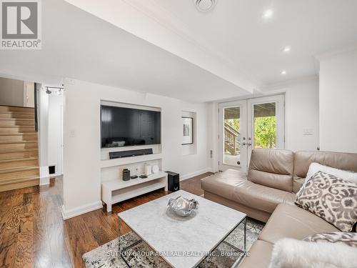 1057 Warby Trail, Newmarket, ON - Indoor Photo Showing Living Room