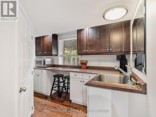 1057 Warby Trail, Newmarket, ON - Indoor Photo Showing Kitchen