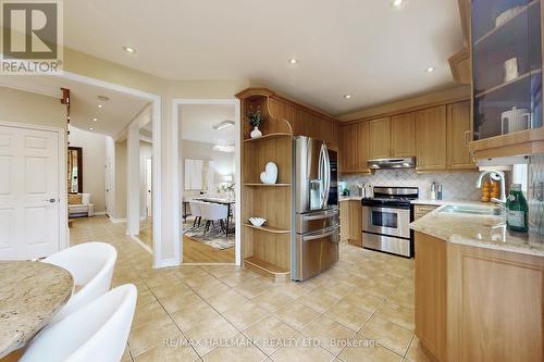 20 Palomino Drive, Richmond Hill, ON - Indoor Photo Showing Kitchen With Double Sink