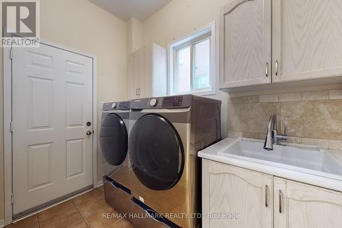 20 Palomino Drive, Richmond Hill, ON - Indoor Photo Showing Laundry Room