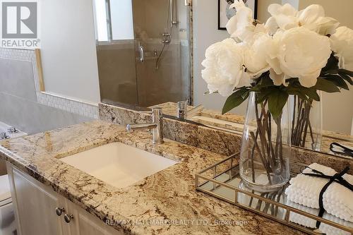 20 Palomino Drive, Richmond Hill, ON - Indoor Photo Showing Bathroom