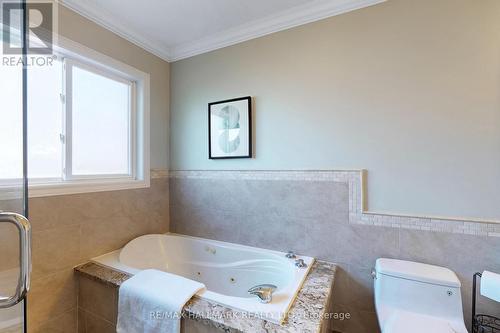 20 Palomino Drive, Richmond Hill, ON - Indoor Photo Showing Bathroom