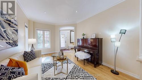 20 Palomino Drive, Richmond Hill, ON - Indoor Photo Showing Living Room