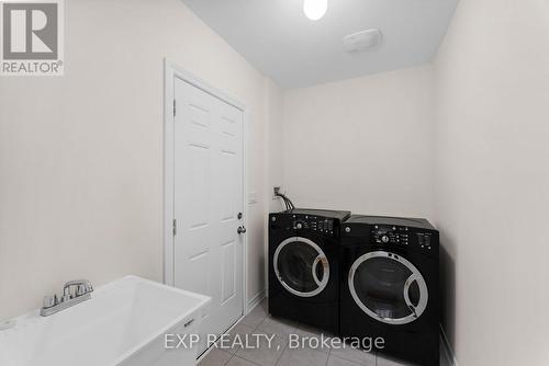 17 Jeanne Pynn Avenue, Georgina, ON - Indoor Photo Showing Laundry Room