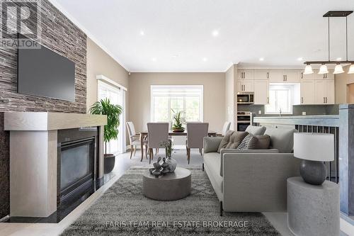 46 Kell Place, Barrie, ON - Indoor Photo Showing Living Room With Fireplace