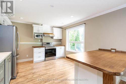 46 Kell Place, Barrie, ON - Indoor Photo Showing Kitchen