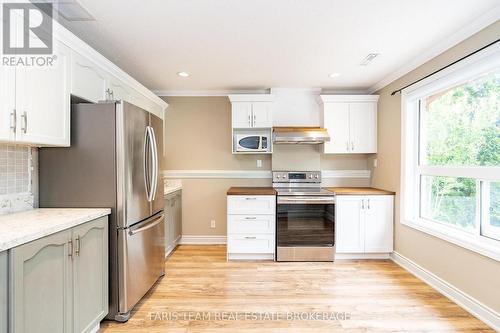 46 Kell Place, Barrie, ON - Indoor Photo Showing Kitchen