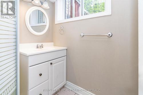 46 Kell Place, Barrie, ON - Indoor Photo Showing Bathroom