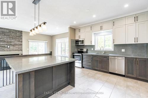46 Kell Place, Barrie, ON - Indoor Photo Showing Kitchen With Upgraded Kitchen