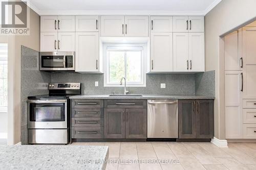 46 Kell Place, Barrie, ON - Indoor Photo Showing Kitchen