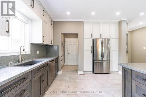 46 Kell Place, Barrie, ON - Indoor Photo Showing Kitchen With Double Sink