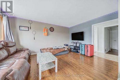 39 Flavian Crescent, Brampton, ON - Indoor Photo Showing Living Room