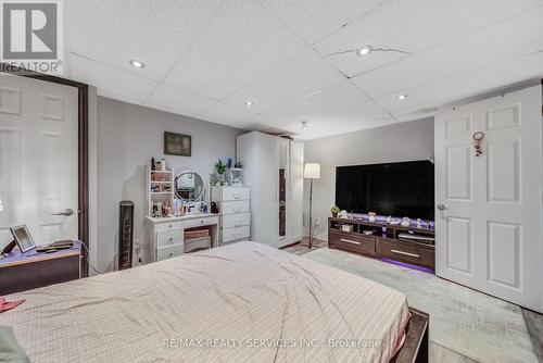 39 Flavian Crescent, Brampton, ON - Indoor Photo Showing Bedroom