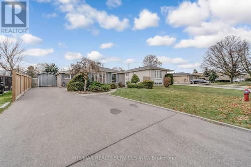 39 Flavian Crescent, Brampton, ON - Outdoor