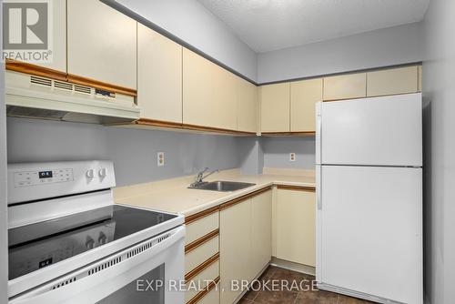401 - 745 Davis Drive, Kingston (East Gardiners Rd), ON - Indoor Photo Showing Kitchen