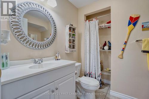 7 - 80 Centre Street, London South (South E), ON - Indoor Photo Showing Bathroom
