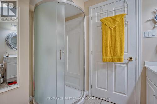 7 - 80 Centre Street, London South (South E), ON - Indoor Photo Showing Other Room