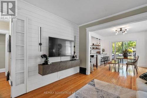 74 Emery Street E, London South (South F), ON - Indoor