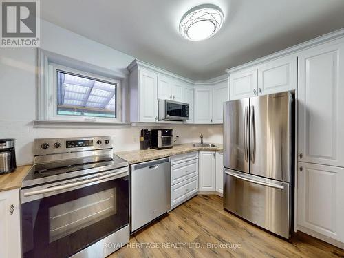 651 Somerville Avenue, Oshawa, ON - Indoor Photo Showing Kitchen