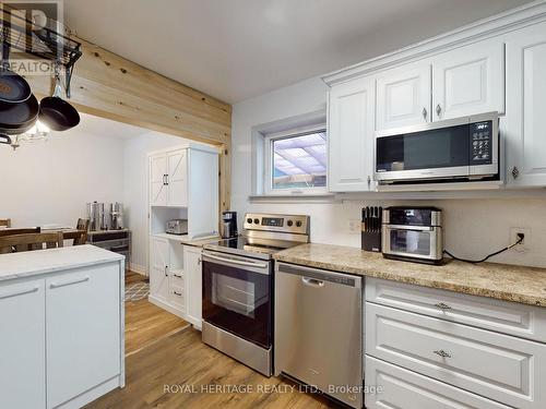 651 Somerville Avenue, Oshawa, ON - Indoor Photo Showing Kitchen