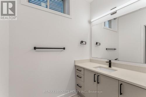 B - 802 Ninaatik Place, Ottawa, ON 