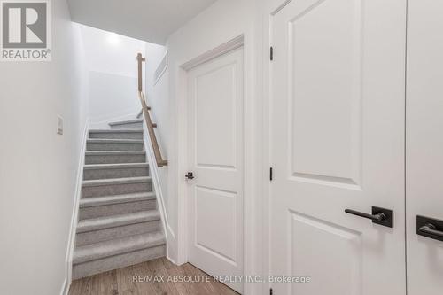 B - 802 Ninaatik Place, Ottawa, ON 