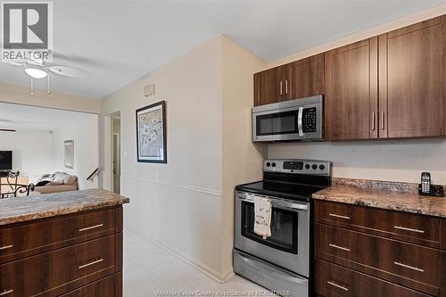 2683 Jamaica, Windsor, ON - Indoor Photo Showing Kitchen