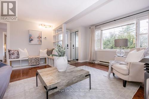 55 47Th Street N, Wasaga Beach, ON - Indoor Photo Showing Living Room