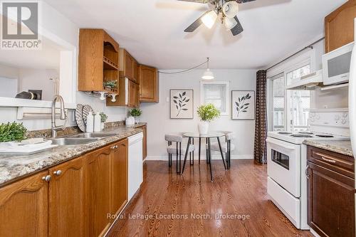 55 47Th Street N, Wasaga Beach, ON - Indoor Photo Showing Kitchen With Double Sink