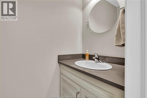 8475 Wyandotte Unit# 116, Windsor, ON - Indoor Photo Showing Bathroom