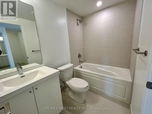 1831 - 2545 Simcoe Street N, Oshawa, ON - Indoor Photo Showing Bathroom