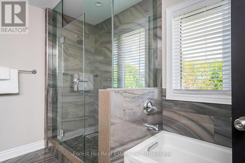 21 Marta Crescent, Barrie (Ardagh), ON - Indoor Photo Showing Bathroom