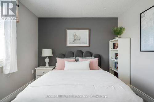 21 Marta Crescent, Barrie (Ardagh), ON - Indoor Photo Showing Bedroom