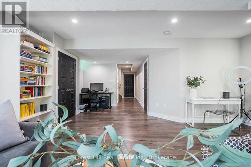 21 Marta Crescent, Barrie (Ardagh), ON - Indoor